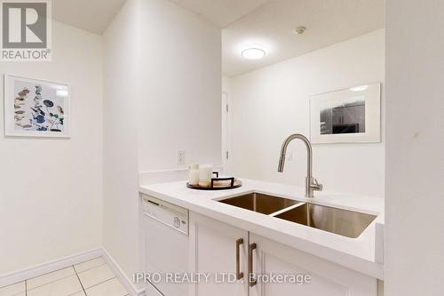 609 - 61 Heintzman Street, Toronto, ON - Indoor Photo Showing Kitchen With Double Sink