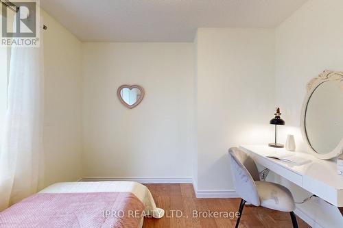 609 - 61 Heintzman Street, Toronto, ON - Indoor Photo Showing Bedroom
