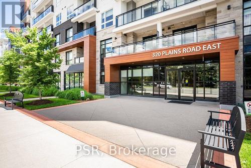 211 - 320 Plains Road E, Burlington, ON - Outdoor With Balcony