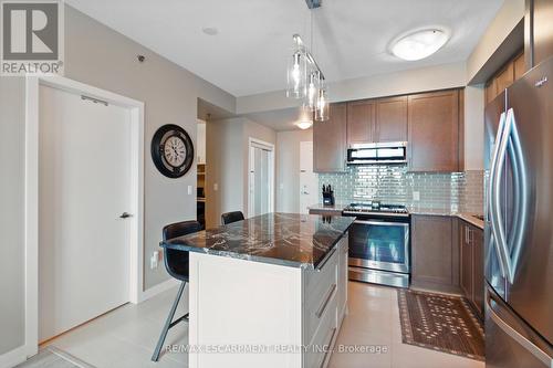 518 - 2490 Old Bronte Road, Oakville, ON - Indoor Photo Showing Kitchen With Upgraded Kitchen