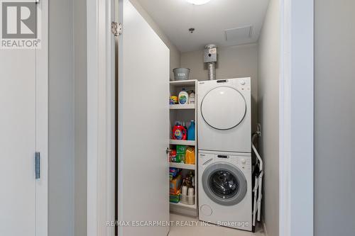 518 - 2490 Old Bronte Road, Oakville, ON - Indoor Photo Showing Laundry Room