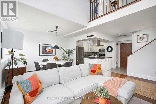 A-0504 - 1555 Avenue Road, Toronto (Bedford Park-Nortown), ON - Indoor Photo Showing Living Room