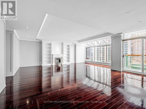 1116 - 211 Queens Quay West, Toronto, ON - Indoor