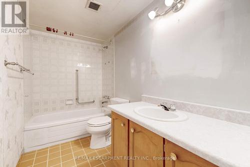 1214 - 700 Dynes Road, Burlington, ON - Indoor Photo Showing Bathroom