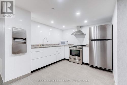 1214 - 700 Dynes Road, Burlington, ON - Indoor Photo Showing Kitchen With Upgraded Kitchen