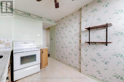 1214 - 700 Dynes Road, Burlington, ON - Indoor Photo Showing Kitchen