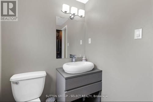 4 - 300 Sandringham Crescent, London, ON - Indoor Photo Showing Bathroom