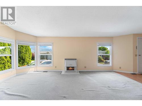 2932 Buckley Road Unit# 62, Sorrento, BC - Indoor With Fireplace