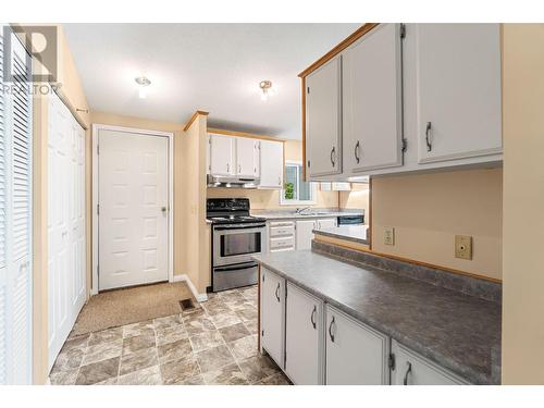 2932 Buckley Road Unit# 62, Sorrento, BC - Indoor Photo Showing Kitchen