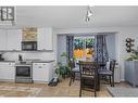 391 Klassen Road, Kelowna, BC  - Indoor Photo Showing Kitchen 