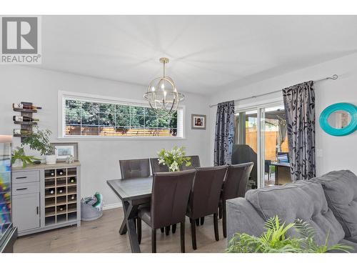 391 Klassen Road, Kelowna, BC - Indoor Photo Showing Dining Room