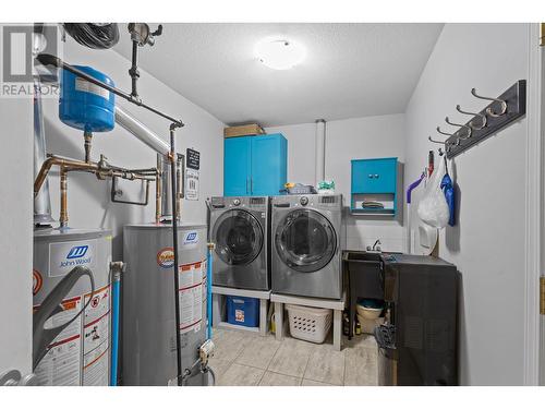 391 Klassen Road, Kelowna, BC - Indoor Photo Showing Laundry Room