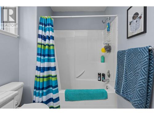 391 Klassen Road, Kelowna, BC - Indoor Photo Showing Bathroom