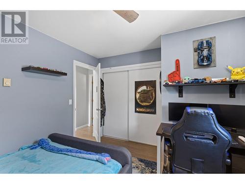 391 Klassen Road, Kelowna, BC - Indoor Photo Showing Bedroom