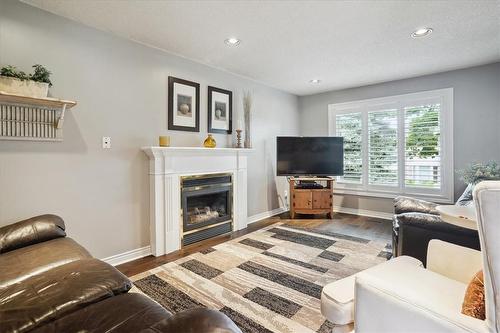 126 Gurnett Drive, Hamilton, ON - Indoor Photo Showing Living Room With Fireplace