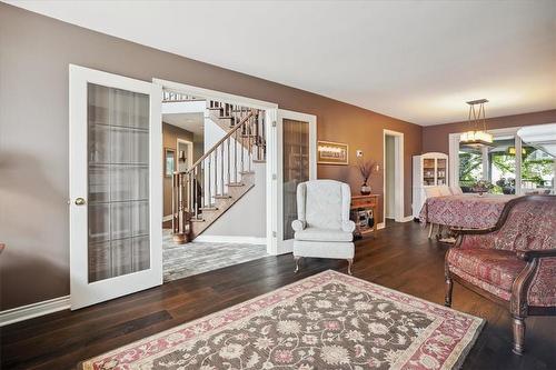 126 Gurnett Drive, Hamilton, ON - Indoor Photo Showing Living Room