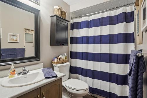 126 Gurnett Drive, Hamilton, ON - Indoor Photo Showing Bathroom