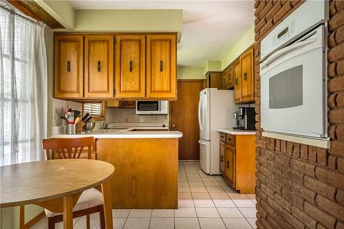 8 Valleydale Court, Dundas, ON - Indoor Photo Showing Kitchen