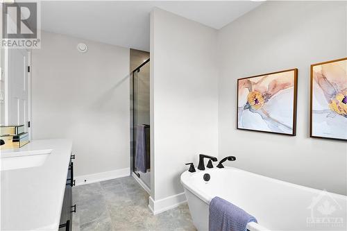 primary bedroom ensuite - 737 Maverick Crescent, Ottawa, ON - Indoor Photo Showing Bathroom