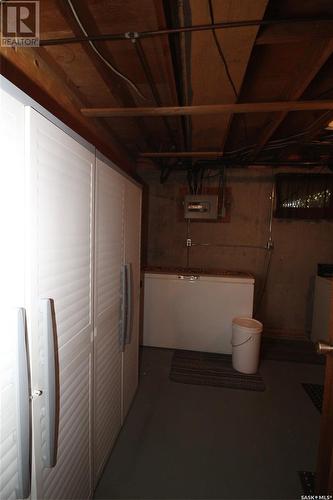 496 3Rd Avenue E, Shaunavon, SK - Indoor Photo Showing Basement