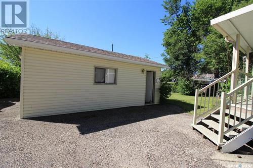 496 3Rd Avenue E, Shaunavon, SK - Outdoor With Exterior