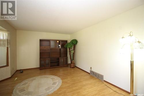 496 3Rd Avenue E, Shaunavon, SK - Indoor Photo Showing Other Room