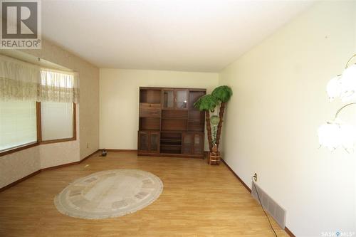 496 3Rd Avenue E, Shaunavon, SK - Indoor Photo Showing Other Room