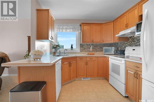 310 6 Lorne Place, Regina, SK - Indoor Photo Showing Kitchen