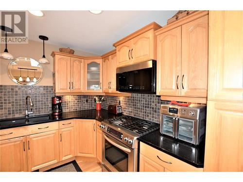 519 Loon Avenue, Vernon, BC - Indoor Photo Showing Kitchen