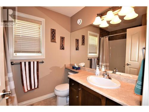 519 Loon Avenue, Vernon, BC - Indoor Photo Showing Bathroom