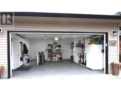 519 Loon Avenue, Vernon, BC - Indoor Photo Showing Garage
