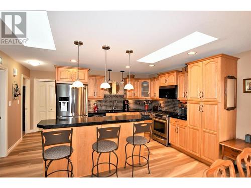 519 Loon Avenue, Vernon, BC - Indoor Photo Showing Kitchen With Upgraded Kitchen