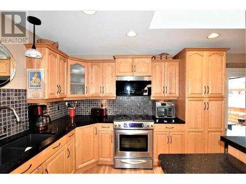 519 Loon Avenue, Vernon, BC - Indoor Photo Showing Kitchen