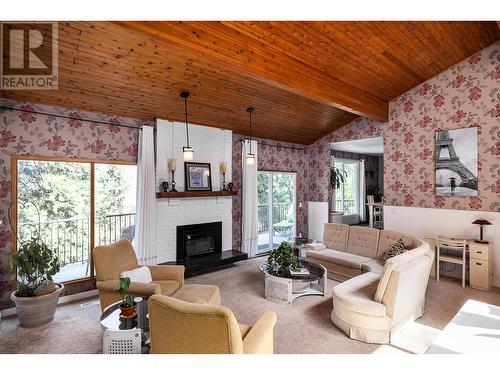 2172 Michelle Crescent, West Kelowna, BC - Indoor Photo Showing Living Room With Fireplace