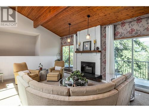 2172 Michelle Crescent, West Kelowna, BC - Indoor Photo Showing Living Room With Fireplace