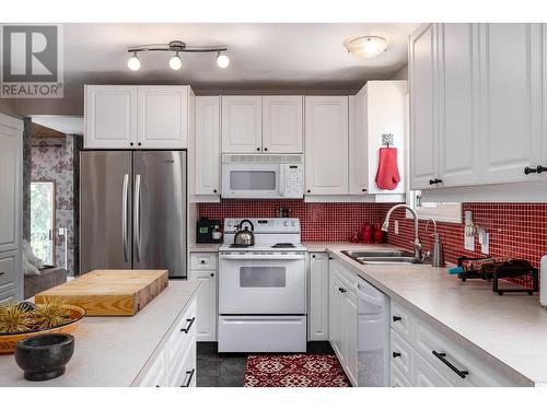 2172 Michelle Crescent, West Kelowna, BC - Indoor Photo Showing Kitchen With Double Sink