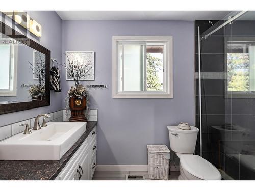 2172 Michelle Crescent, West Kelowna, BC - Indoor Photo Showing Bathroom