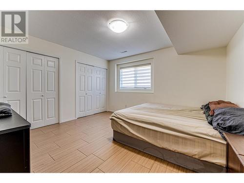 5800 Canary Drive, Vernon, BC - Indoor Photo Showing Bedroom