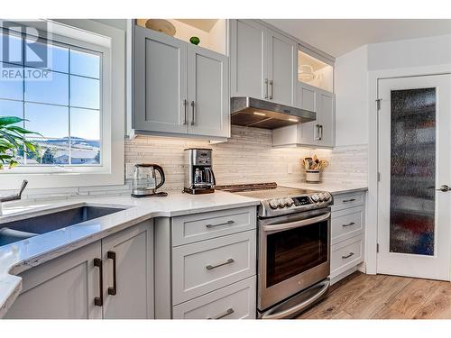 5800 Canary Drive, Vernon, BC - Indoor Photo Showing Kitchen With Double Sink With Upgraded Kitchen