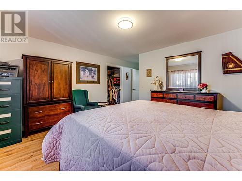 5800 Canary Drive, Vernon, BC - Indoor Photo Showing Bedroom