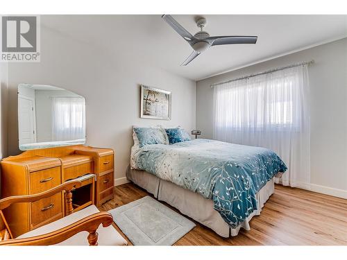 5800 Canary Drive, Vernon, BC - Indoor Photo Showing Bedroom