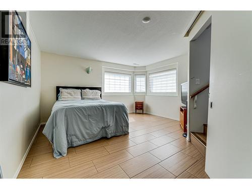 5800 Canary Drive, Vernon, BC - Indoor Photo Showing Bedroom