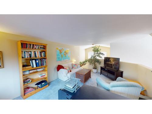 102 Forest Crowne Close, Kimberley, BC - Indoor Photo Showing Living Room