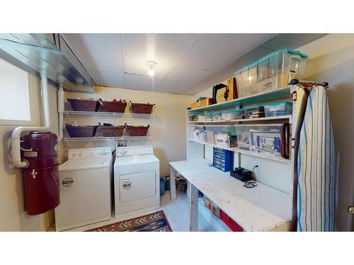 102 Forest Crowne Close, Kimberley, BC - Indoor Photo Showing Laundry Room