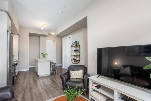 457 Plains Road E|Unit #104, Burlington, ON - Indoor Photo Showing Living Room