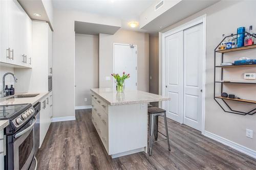 457 Plains Road E|Unit #104, Burlington, ON - Indoor Photo Showing Kitchen With Upgraded Kitchen