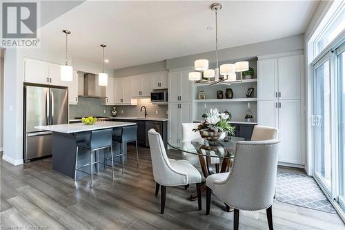 955 Stonecliffe Walk, Kitchener, ON - Indoor Photo Showing Dining Room