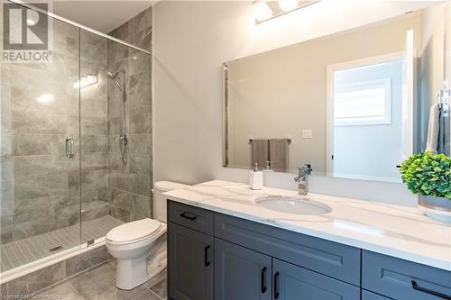 Main Floor Ensuite - 955 Stonecliffe Walk, Kitchener, ON - Indoor Photo Showing Bathroom