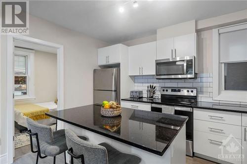 591 Oconnor Street, Ottawa, ON - Indoor Photo Showing Kitchen