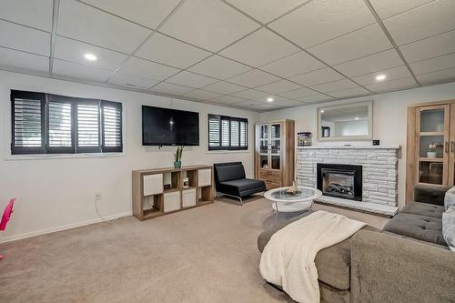 403 Tuck Drive, Burlington, ON - Indoor Photo Showing Living Room With Fireplace